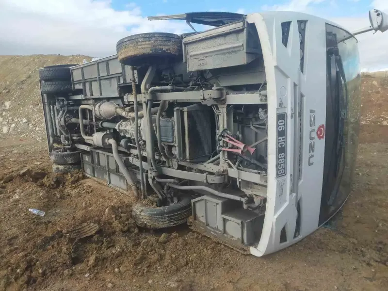 Cezaevi Nakil Aracı Sivas'ta Devrildi: 7 Yaralı