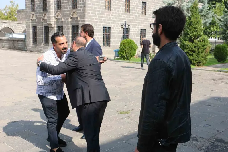 Diyarbakırlı İş İnsanının Babası İçin Düzenlediği Mevlit Siyaset ve İş Dünyasını Buluşturdu