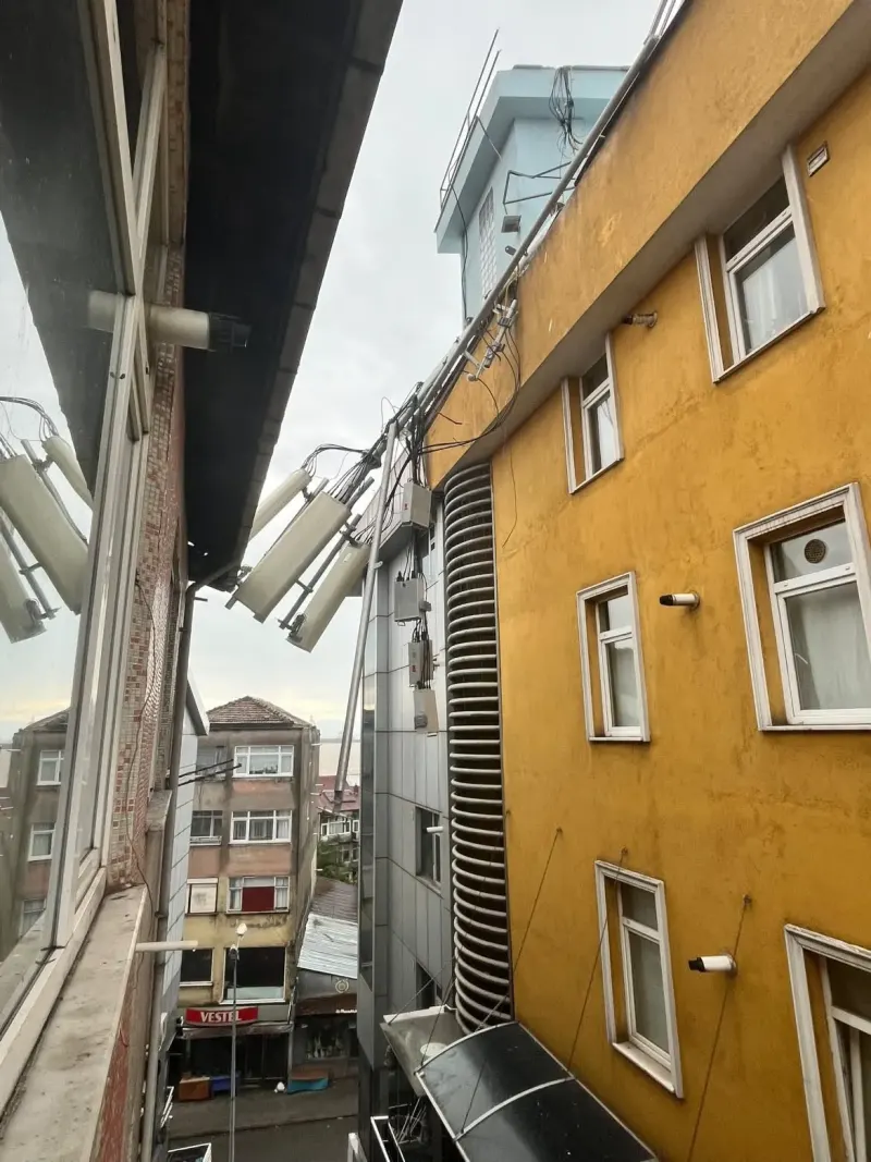 Karadeniz Ereğli'de Şiddetli Fırtına Baz İstasyonunu Yıktı