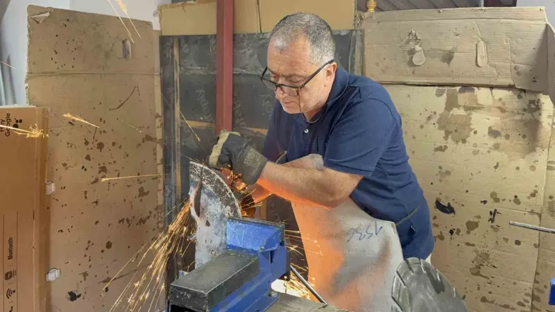 Sağlık Memuru Hurda ve Ahşap Parçalarını Sanat Eserine Dönüştürüyor