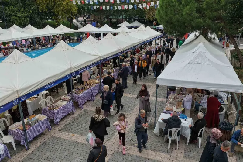 Bursa’da Meydan Kadınların Dayanışma Pazarı 21’inci Kez Kapılarını Açtı