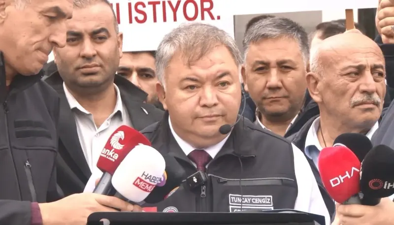 Memur Sendikasından TÜİK Önünde Çözüm Takvimi Çağrısı
