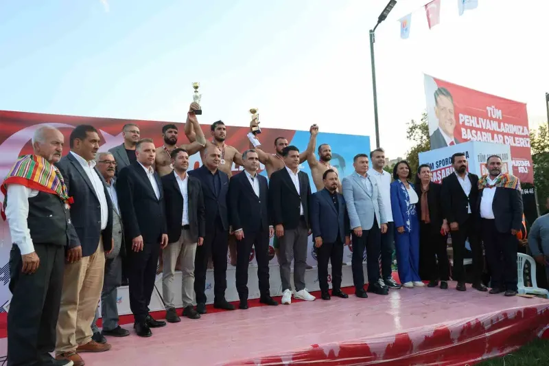 Adana Kozan Karakucak Güreşleri'nde Başpehlivan Efe Anıl Al Oldu