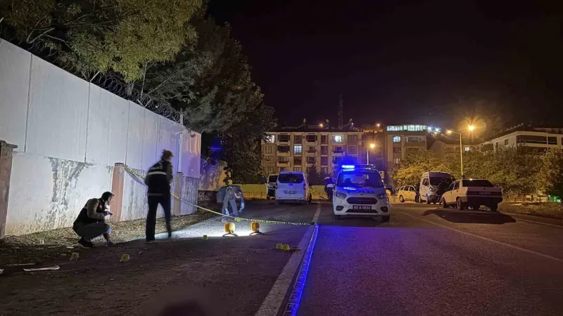 Tunceli Merkezde Silahlı Kavga: Bacağından Vurulan 1 Kişi Hastaneye Kaldırıldı