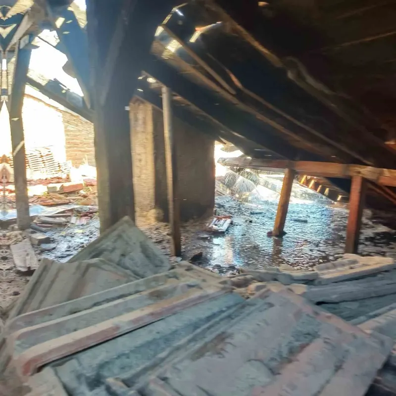 Denizli'nin Çivril İlçesindeki Eski Belediye Binasında Yangın Çıktı