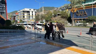 Alanya'da Tefecilik Ve Şantaj Operasyonunda 7 Şüpheli Adliyede