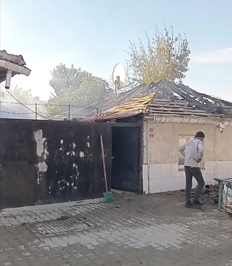 Lüleburgaz'da Müstakil Evde Çıkan Yangın Korkuttu