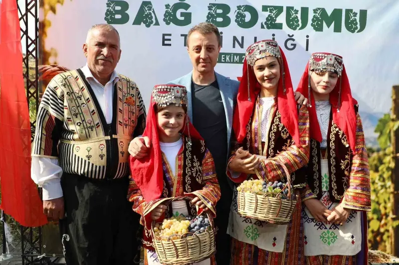 Kahramanmaraş'ta Geleneksel Kabarcık Üzümü İçin Bağ Bozumu Hasadı Gerçekleştirildi