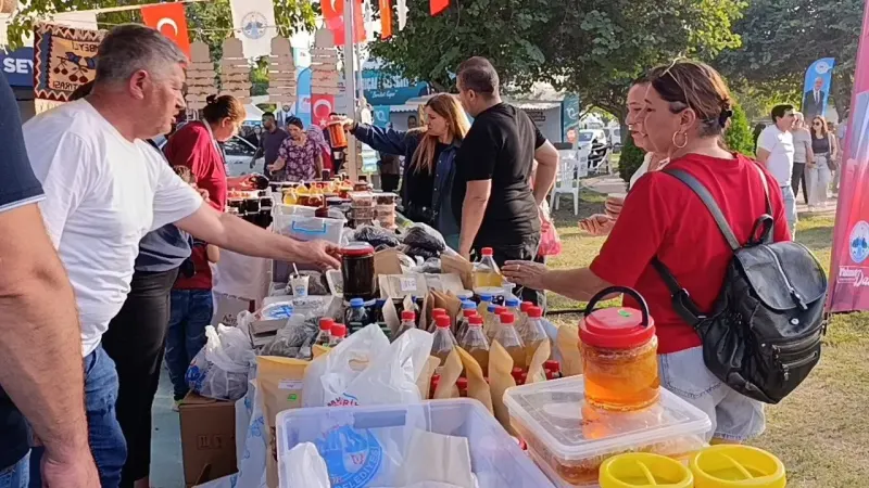 Saimbeyli'nin Yöresel Lezzetleri Ve El Emeği Ürünleri Festivalde Tanıtıldı