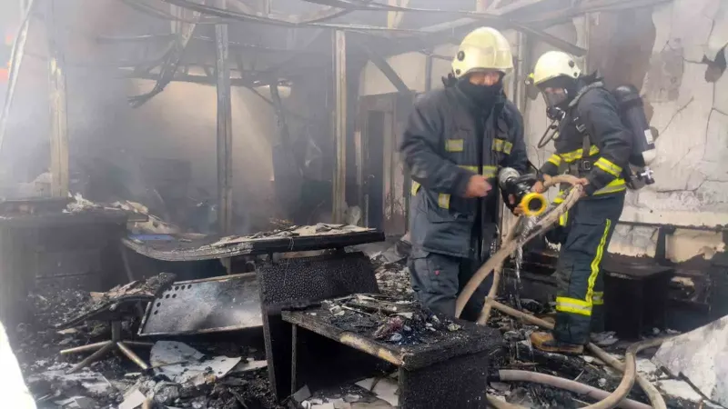 Antalya Kepez’de Depo Yangını Korkuttu