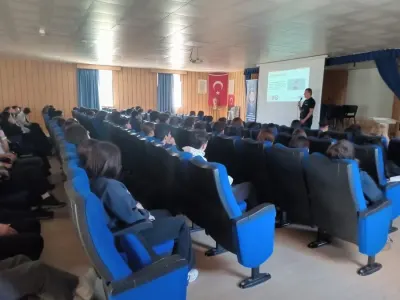 Eskişehir'de SİBERAY Programıyla Yüzlerce Öğrenci ve Öğretmene Siber Güvenlik Eğitimi Verildi