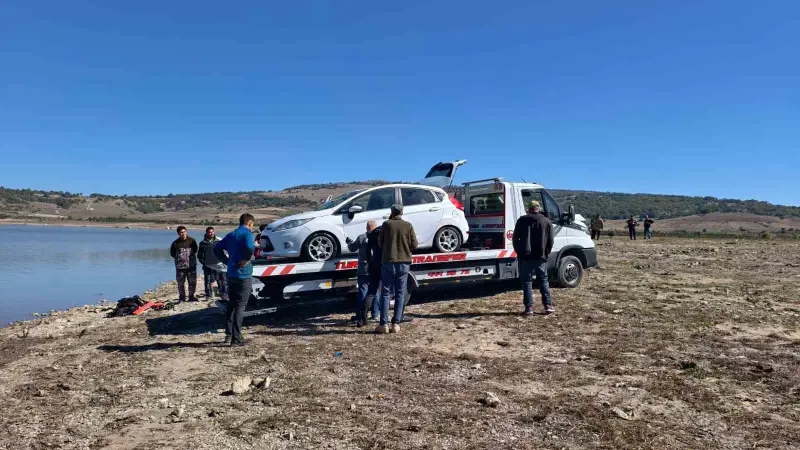 Bilecik'te Balık Tutmak İsterken Vitesi Boşta Kalan Otomobil Baraj Gölüne Uçtu