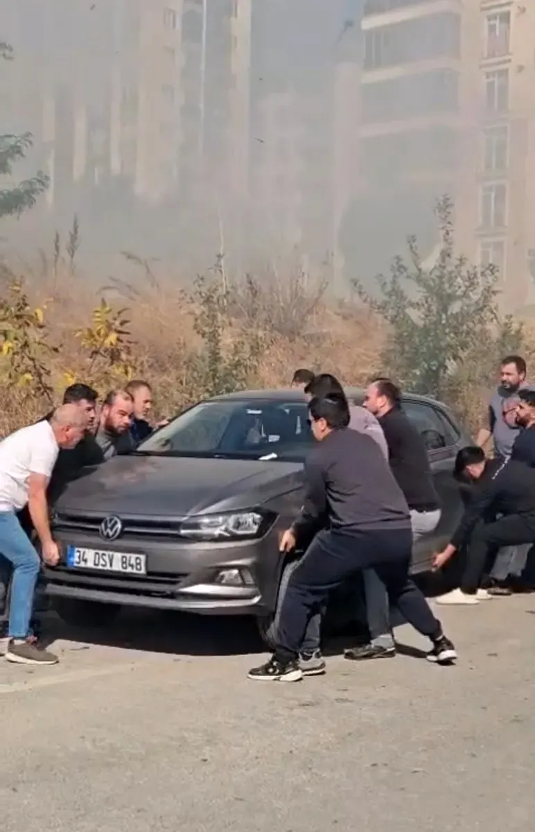 Edirne'de Otluk Alanda Çıkan Yangın Paniğe Neden Oldu