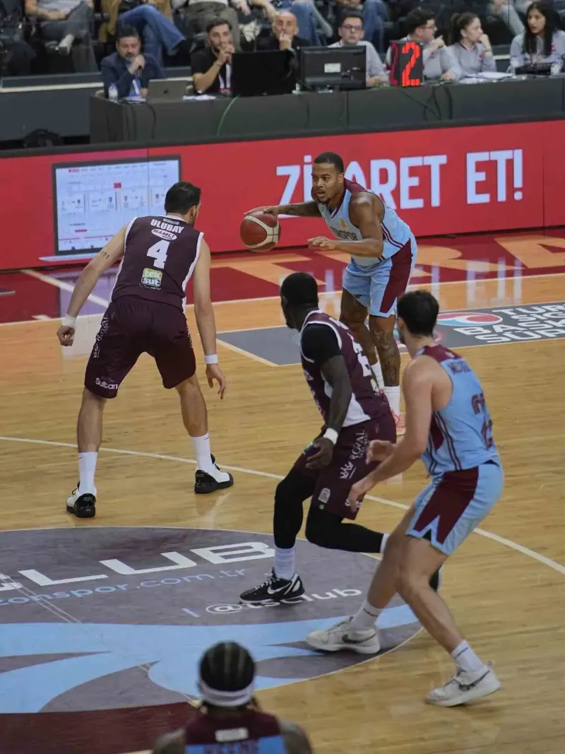 Trabzonspor Evinde Bordo Bandırma'yı 83-80 Mağlup Etti