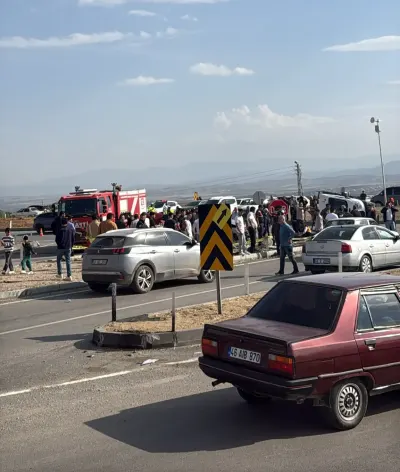 MHP Milletvekili Ve İl Başkanının Konvoyunda Feci Kaza: 1 Ölü, 4 Yaralı