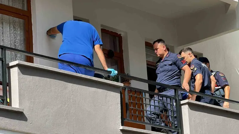 Antalya Alanya'da Aile Faciası: Tartıştığı Kardeşini Balkondan Attı, Ardından İntihar Etti