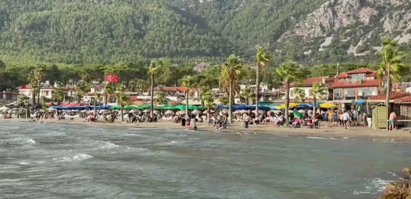 Muğla'nın Gözde Turizm Merkezi Akyaka'da Sonbaharda Yaz Yoğunluğu