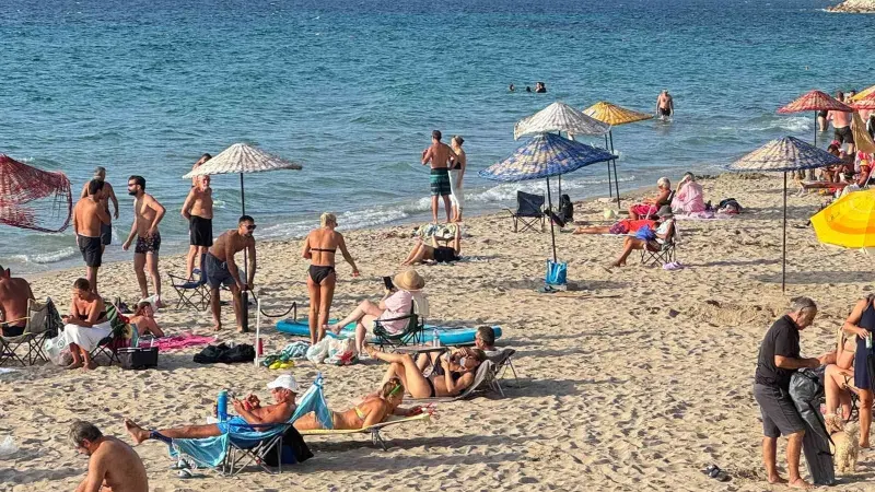 Kuşadası'nda Ekim Ayında Yazı Aratmayan Deniz Keyfi