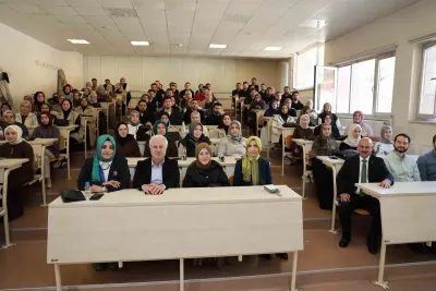 Düzce Üniversitesi Rektörü Sözbir İlahiyat Öğrencilerinin Dersine Katıldı