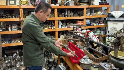 Çocukluk Merakını Tutkuya Dönüştüren Ercan Eroğlu 30 Bin Parçalık Antika Koleksiyonu Oluşturdu