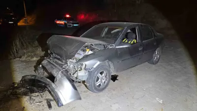 Aydın'da Uçuruma Yuvarlanan Otomobilde Sıkışan Sürücü İtfaiye Tarafından Kurtarıldı