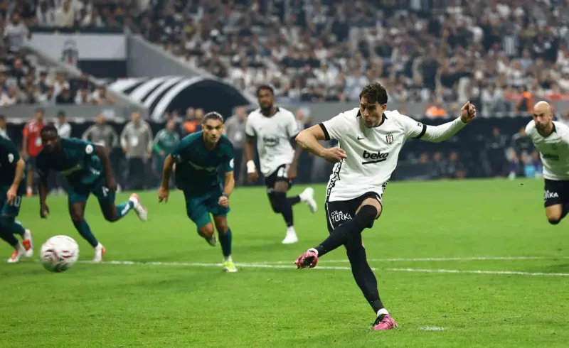 Dusan Vlahovic Siyah Beyazlı Formayla Gol Sayısını Altıya Yükseltti