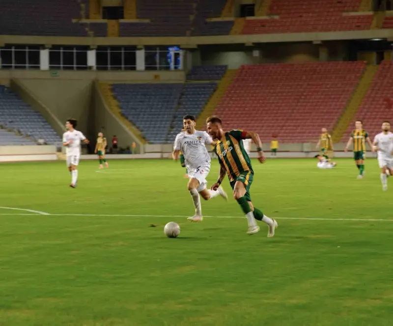 Osmaniyespor FK Takım Otobüsüne Dönüş Yolunda Taşlı Saldırı
