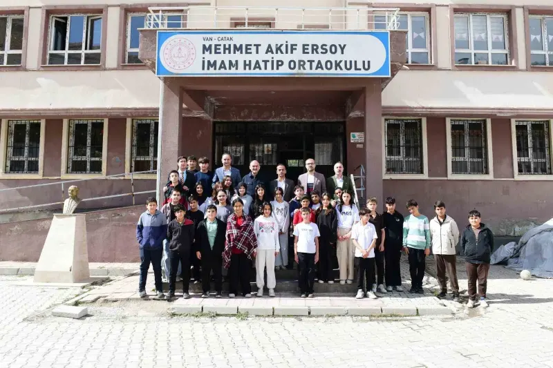 Van İl Millî Eğitim Müdürü Çandıroğlu Çatak İlçesindeki Eğitim Faaliyetlerini İnceledi