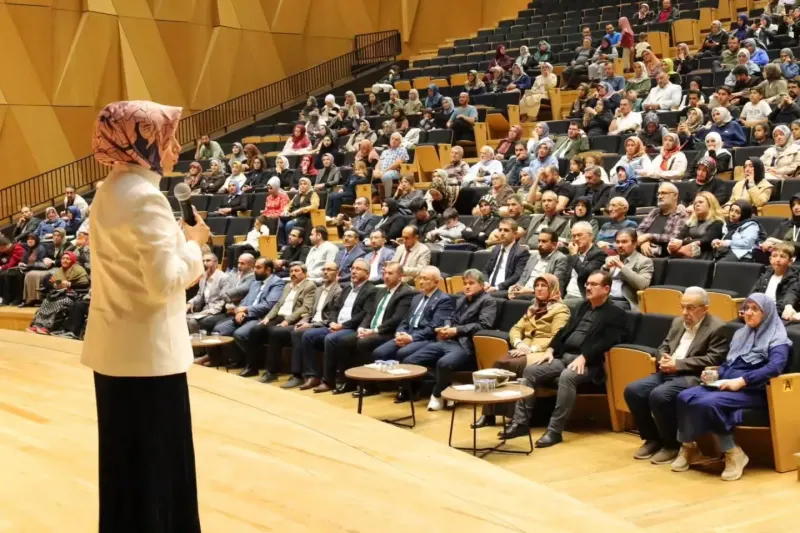 Denizli İl Müftülüğü Düzenlediği Konferansta Manevi Değerleri Ele Aldı