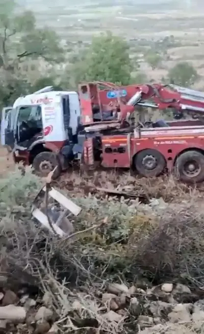 Batman Gercüş'te Vinç Şarampole Devrildi: 1 Yaralı