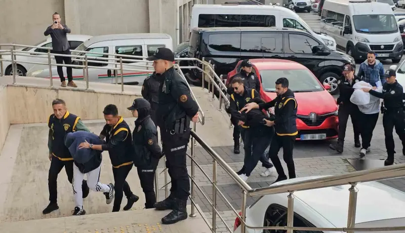 Zonguldak'ta Düğün Konvoyunda Havaya Ateş Açan 3 Şüpheli Hakim Karşısına Çıktı