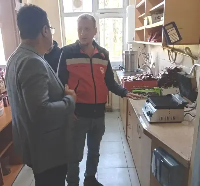 Çavdarhisar İlçesindeki Okul Kantinlerinde Sıkı Gıda Denetimi