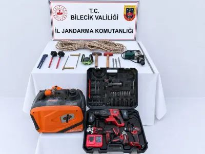 Bilecik'te Kaçak Kazı Operasyonu: Define Arayan 5 Şüpheli Suçüstü Yakalandı