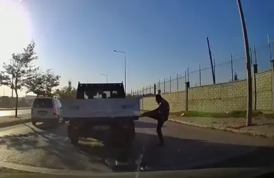 Konya'da Trafikte Yol Verme Tartışmasında Kamyonete Tekme Atan Sürücüye Ağır Ceza