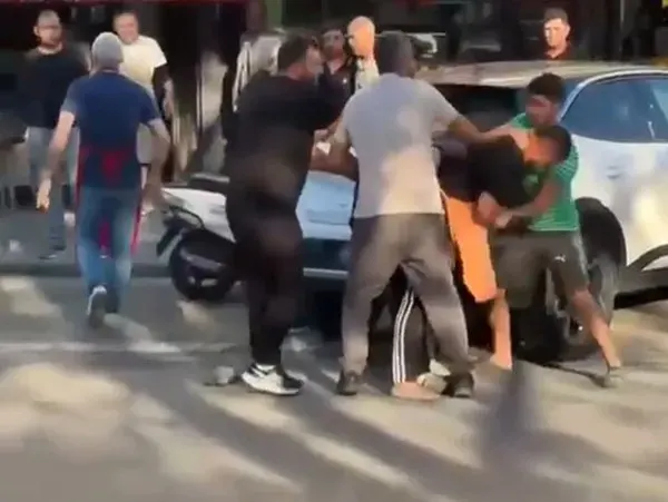 Başakşehir'de Esnaf Ve Kurye Arasında Yumruklu Kavga Çıktı