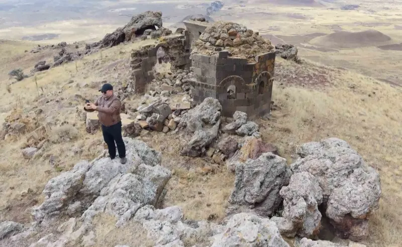 Aksaray’ın Gizlenen Tarihi Ana Sultan Tepesi’ndeki Asırlık Yapı Ziyaretçilerini Bekliyor