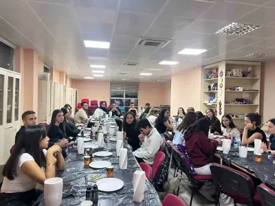 Muğlalı Üniversite Öğrencileri Seramik Vazo Boyama Atölyesinde Buluştu