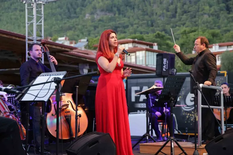 Muğla Akyaka'da Halet Çambel Ve Nail Çakırhan Anısına Konser Düzenlendi