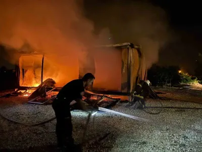 Antalya Serik'te Konteyner Evde Çıkan Yangın Evi Kullanılamaz Hale Getirdi