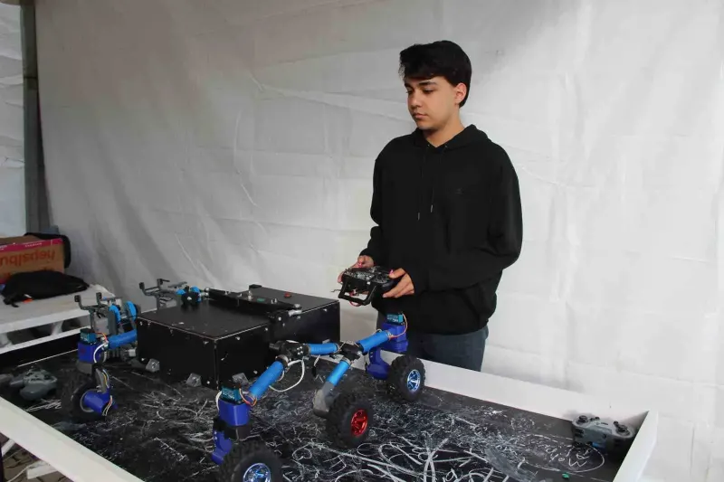Depremzede Lise Öğrencisi Hayat Kurtaracak Arama Kurtarma Robotu Geliştirdi