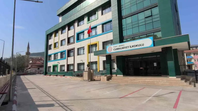 Tokat'ta Sağlık Şikayetleri Nedeniyle Okullarda Dezenfeksiyon Seferberliği