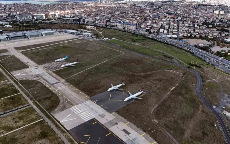 İflas Eden Onur Air’in Uçakları Atatürk Havalimanı’nda Çürümeye Terk Edildi