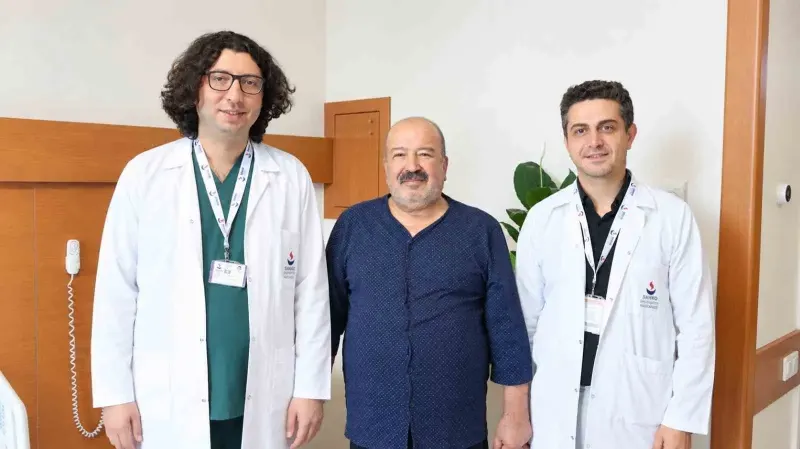 Şah ve Beyin Damarları Tıkalı Olan Hasta Başarılı Operasyonla Sağlığına Kavuştu
