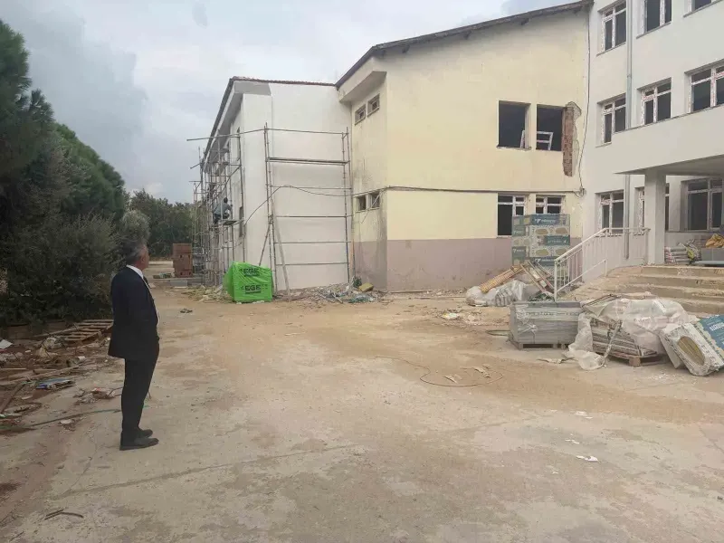 Söke'de Meslek Lisesinde Güçlendirme ve Yenileme Çalışmaları Hız Kesmeden Devam Ediyor
