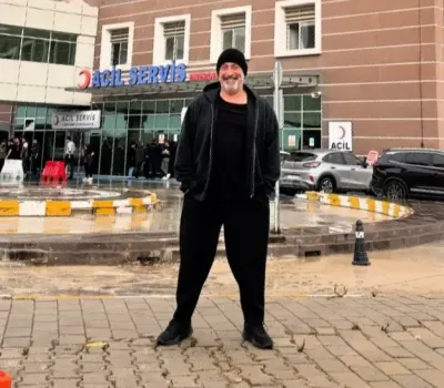 Ünlü Komedyen Cem Yılmaz Kontrol İçin Hastaneye Geldi