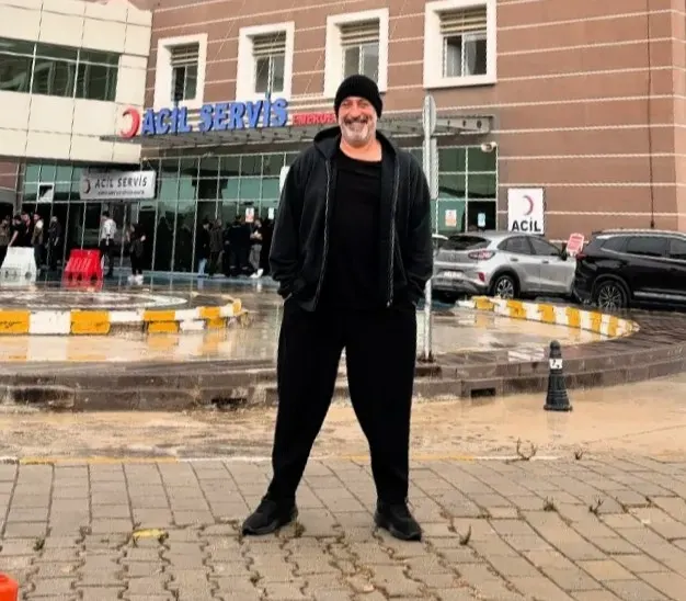 Ünlü Komedyen Cem Yılmaz Kontrol İçin Hastaneye Geldi