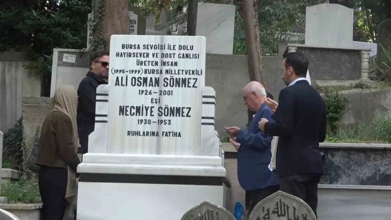 Bursa Sanayisinin Öncü İsmi Ali Osman Sönmez Kabri Başında Anıldı