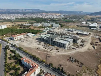 Manisa Akhisar'daki 450 Yataklı Yeni Devlet Hastanesinde Çalışmalar Sürüyor