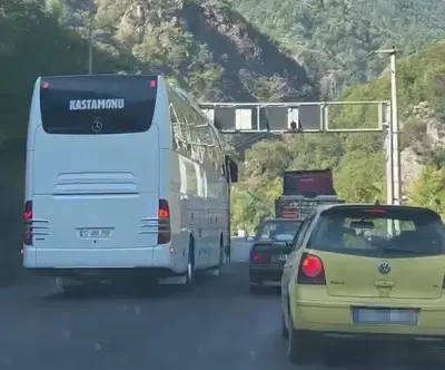 Karabük'te Hatalı Sollama Yapan Yolcu Otobüsü Tehlike Saçtı