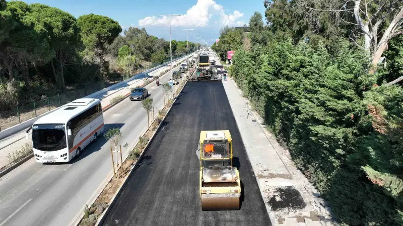 Antalya Büyükşehir Belediyesinden COP31 Kapsamında Yoğun Yol Çalışması